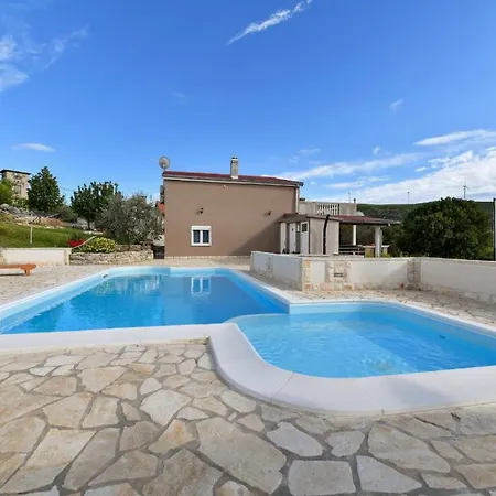Bella Villa