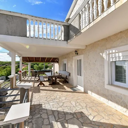 Bella Villa *
